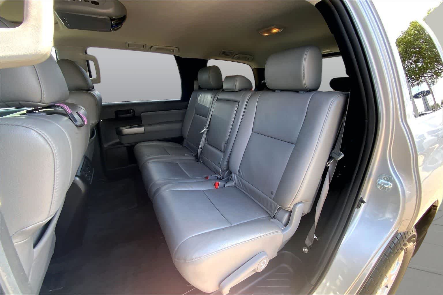 Used 2017 Silver Sky Metallic Toyota SR5 image 21