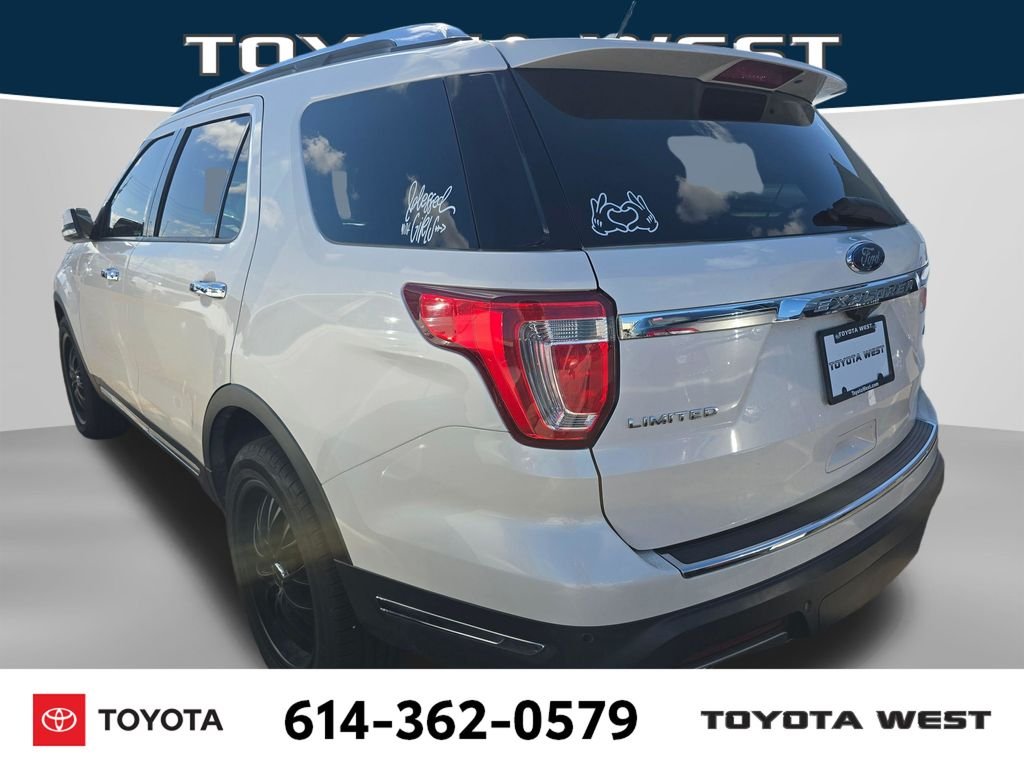 Used 2019  Ford Limited image 4