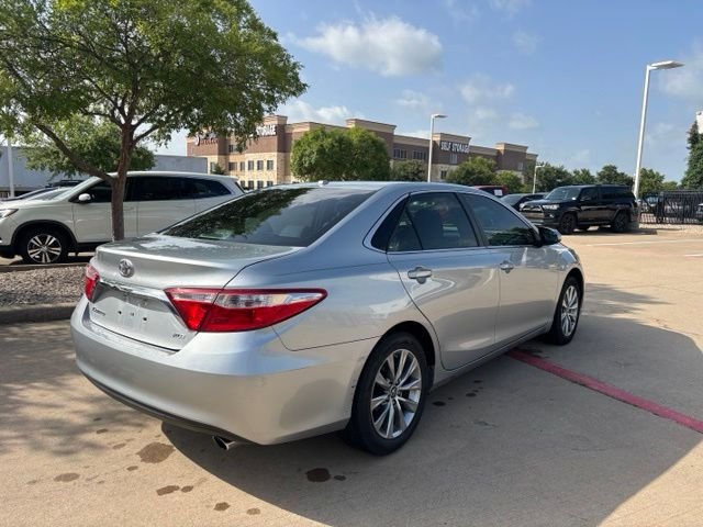 Used 2017 Silver Toyota XLE image 5