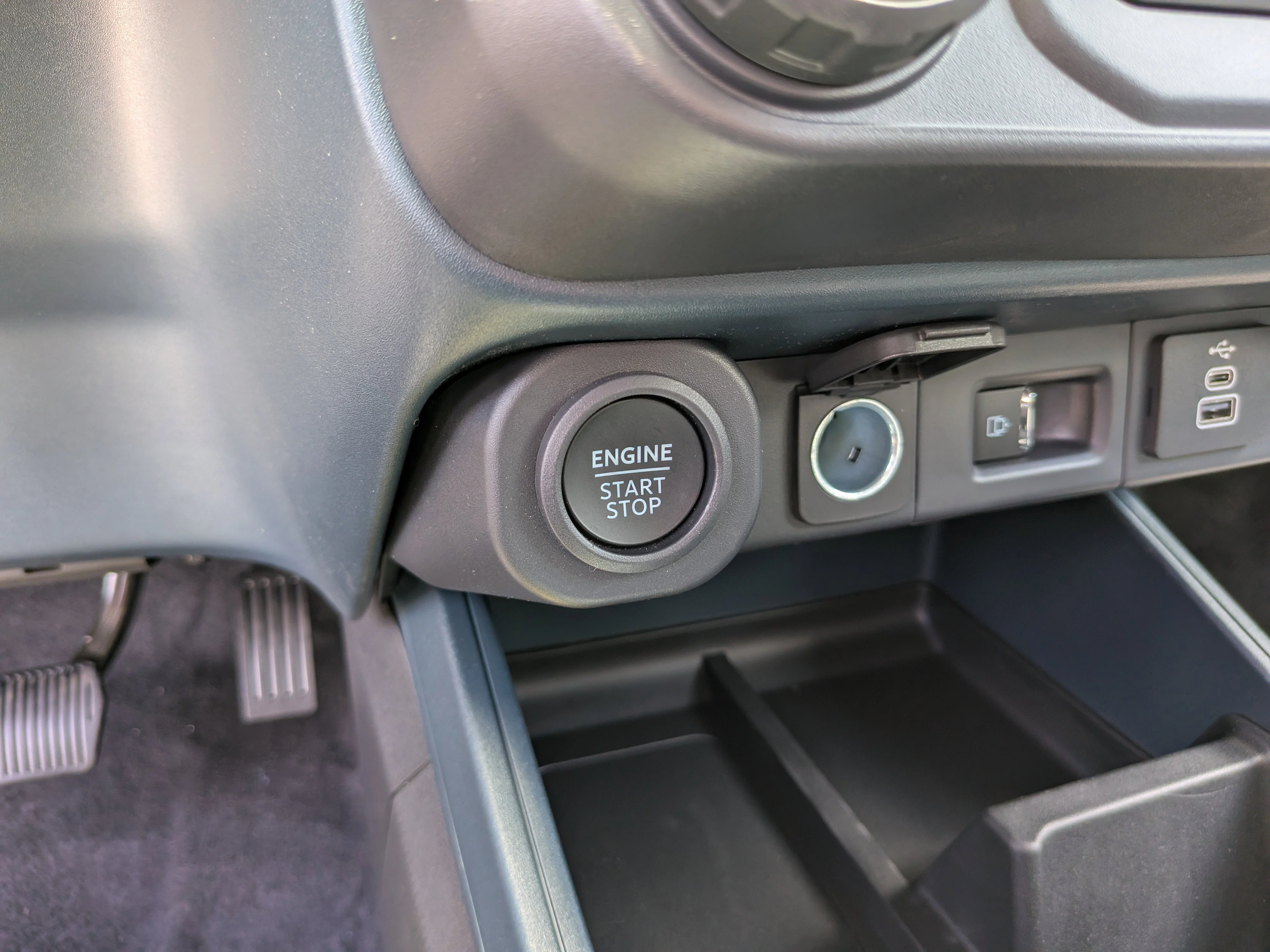New 2026 Oxford White Ford Lariat® image 24