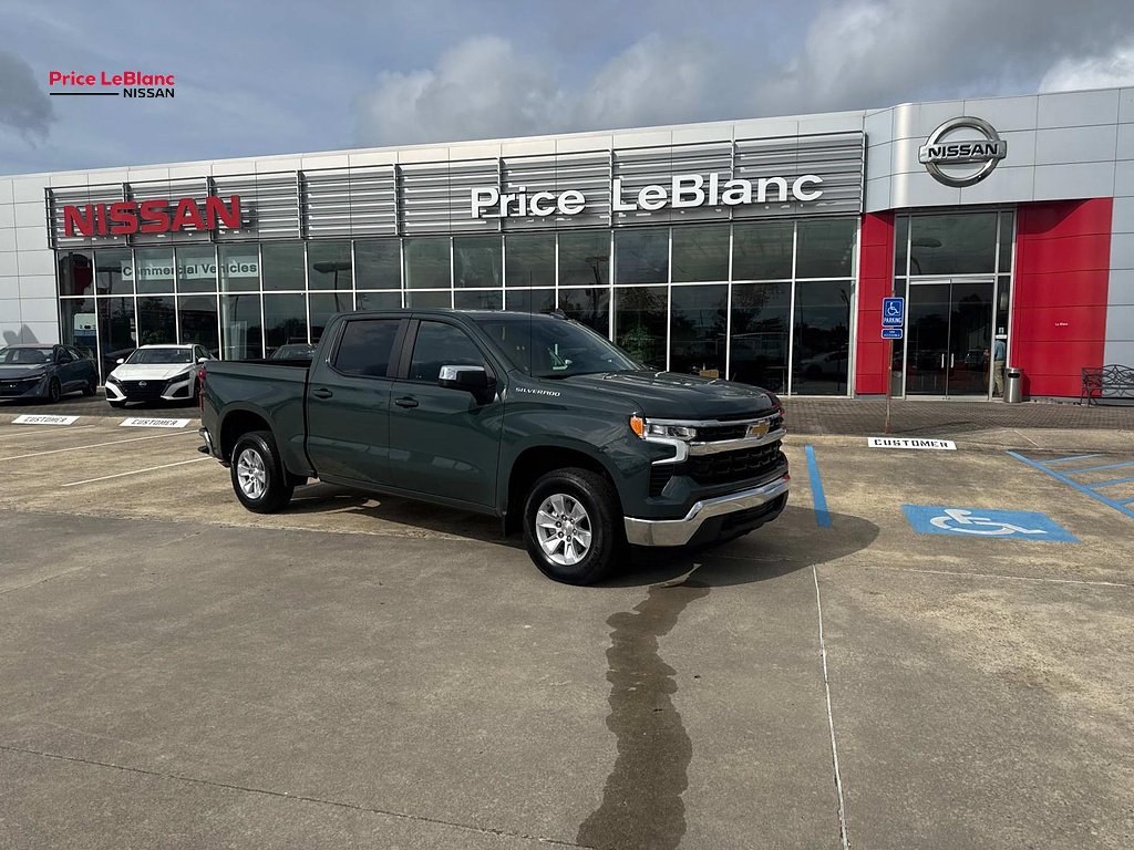 2025 Chevrolet Silverado 1500 LT Crew Cab Short Box's photo