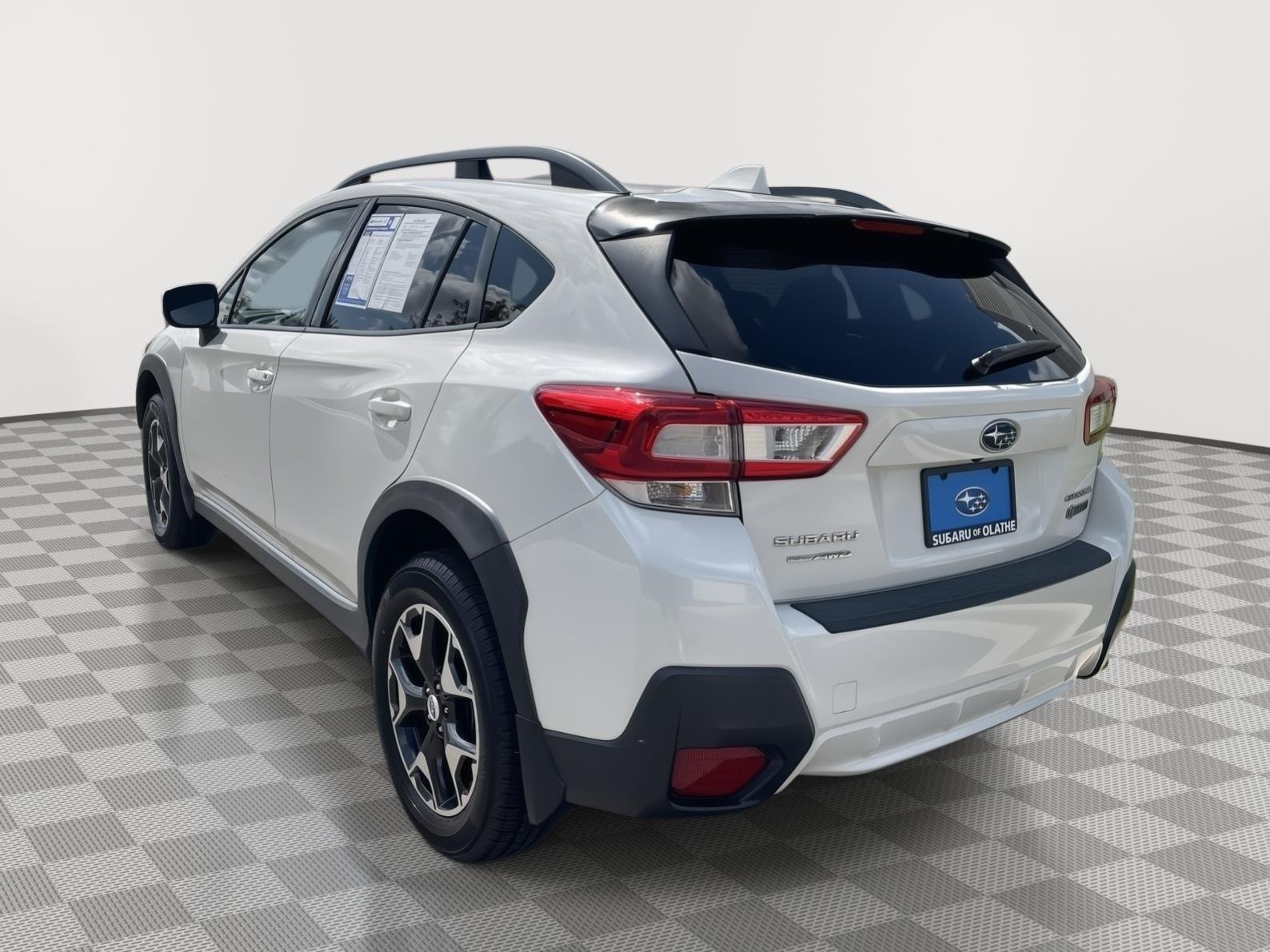 Used 2018 Crystal White Pearl Subaru Premium image 13