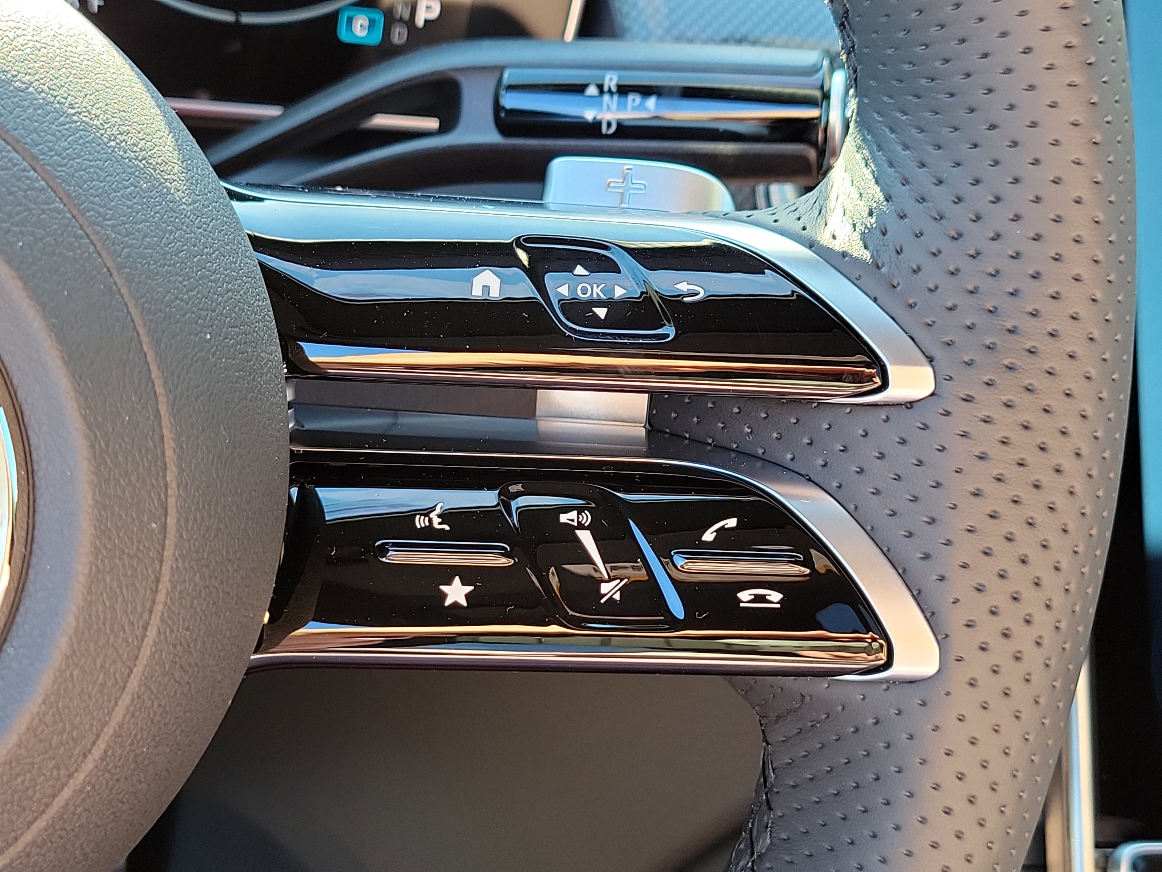 New 2026 MANUFAKTUR exclusive graphite grey magno Mercedes-Benz GLC 300 image 26