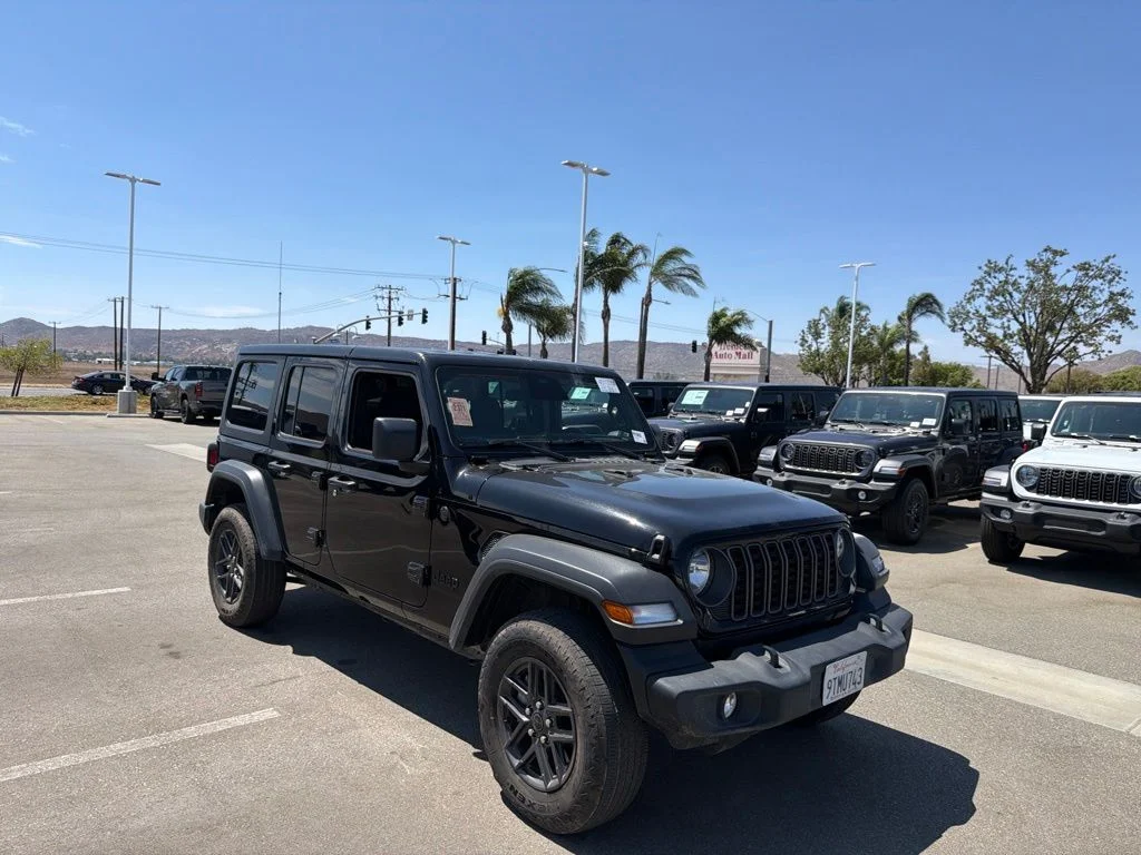 Used 2025 Black Jeep Sport S image 3