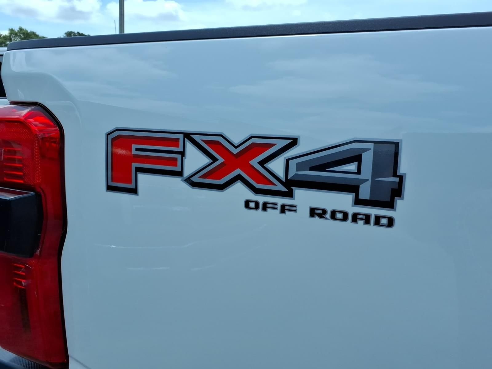 New 2026 Star White Metallic Tri-Coat Ford F-250® Lariat® image 10