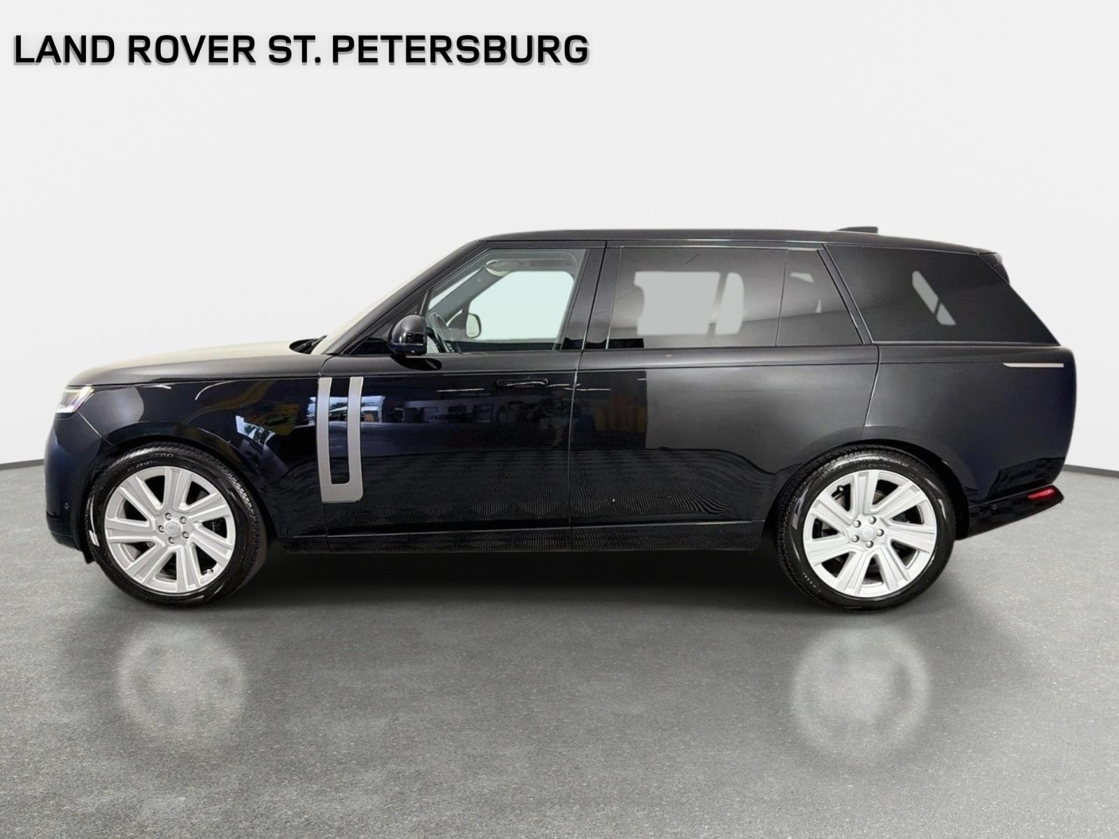 Used 2023 Santorini Black Metallic Land Rover SE image 8