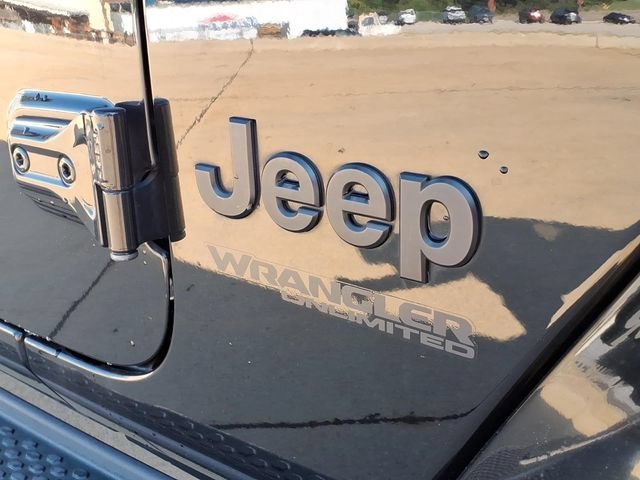 Used 2022 Black Jeep Sahara Altitude 4x4 image 24