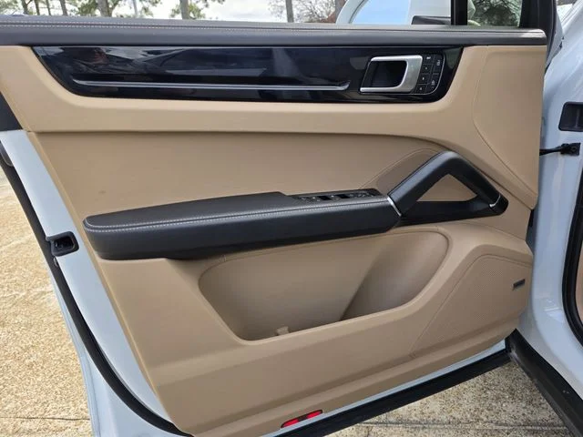 2022 Porsche Cayenne S - Photo 11