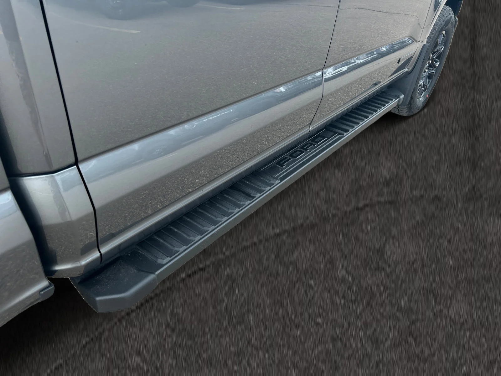 New 2026 Carbonized Grey Metallic Ford XLT image 11