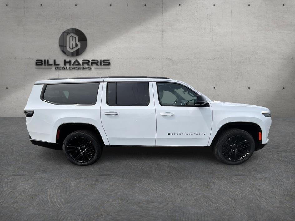 New 2026 Bright White Clear-Coat Exterior Paint Jeep Limited Reserve image 5
