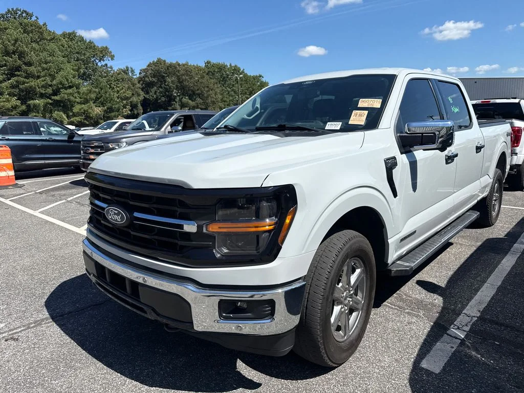 Used 2024 White Ford XLT image 7