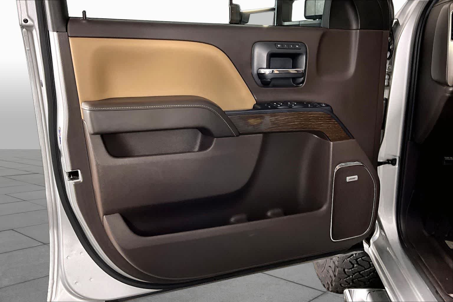 Used 2018 Quicksilver Metallic GMC Denali image 21