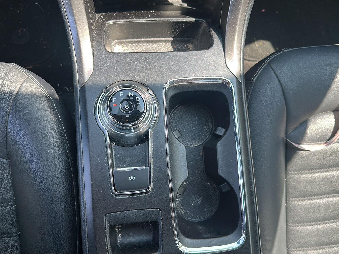 Used 2018 Magnetic Ford SE image 18
