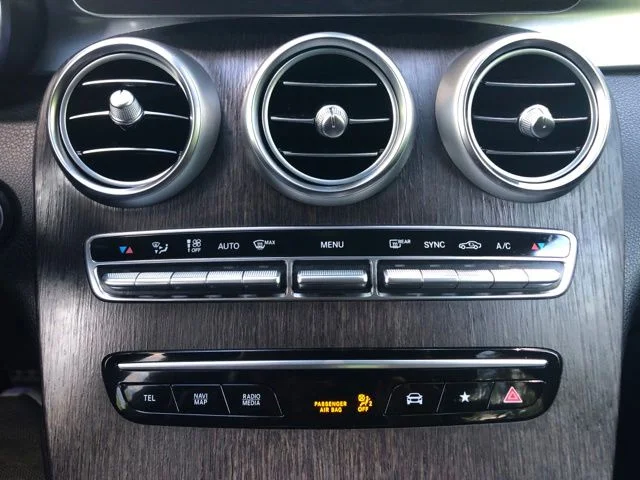 Used 2022 Polar White Mercedes-Benz GLC 300 image 31