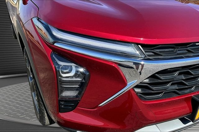 Used 2025 Red Chevrolet LT image 31