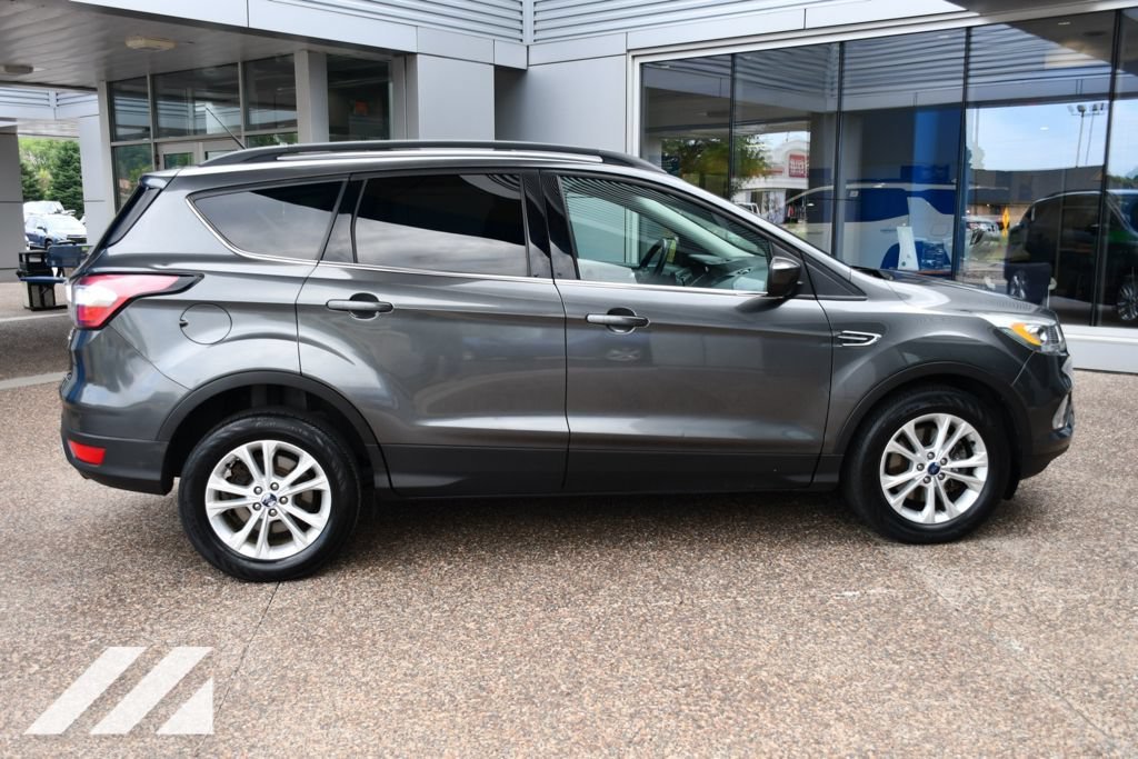 Used 2017 Gray Ford SE image 9