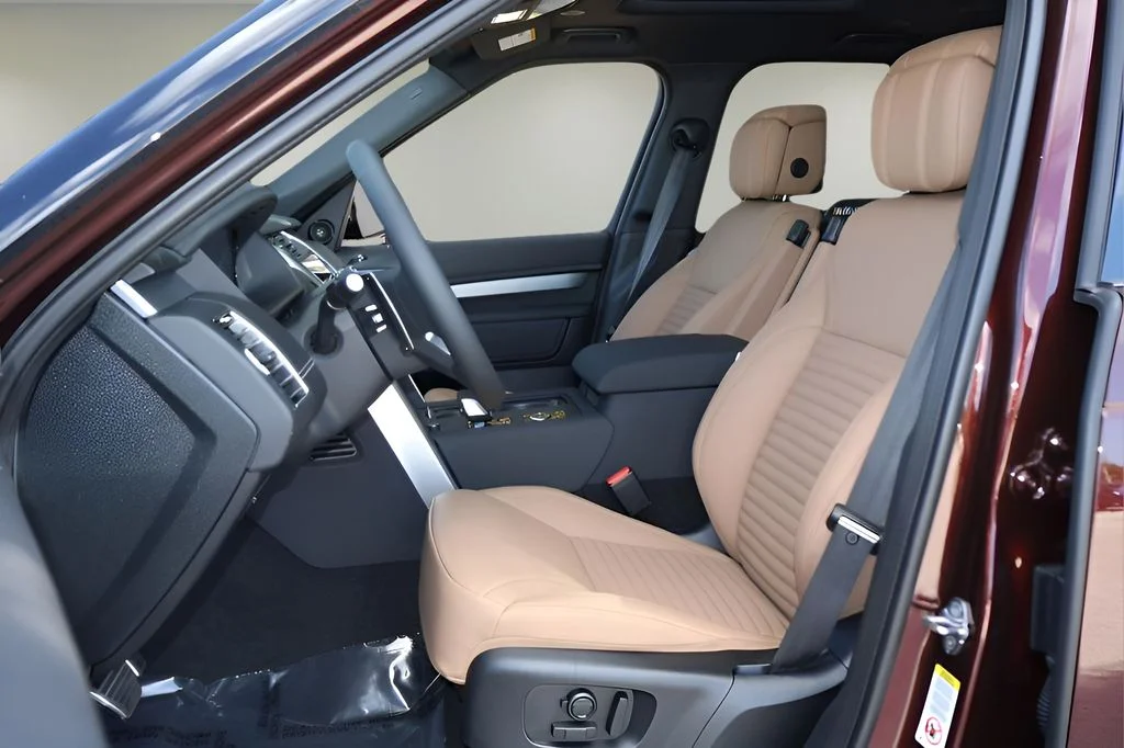 New 2026 Sedona Red Land Rover  image 11