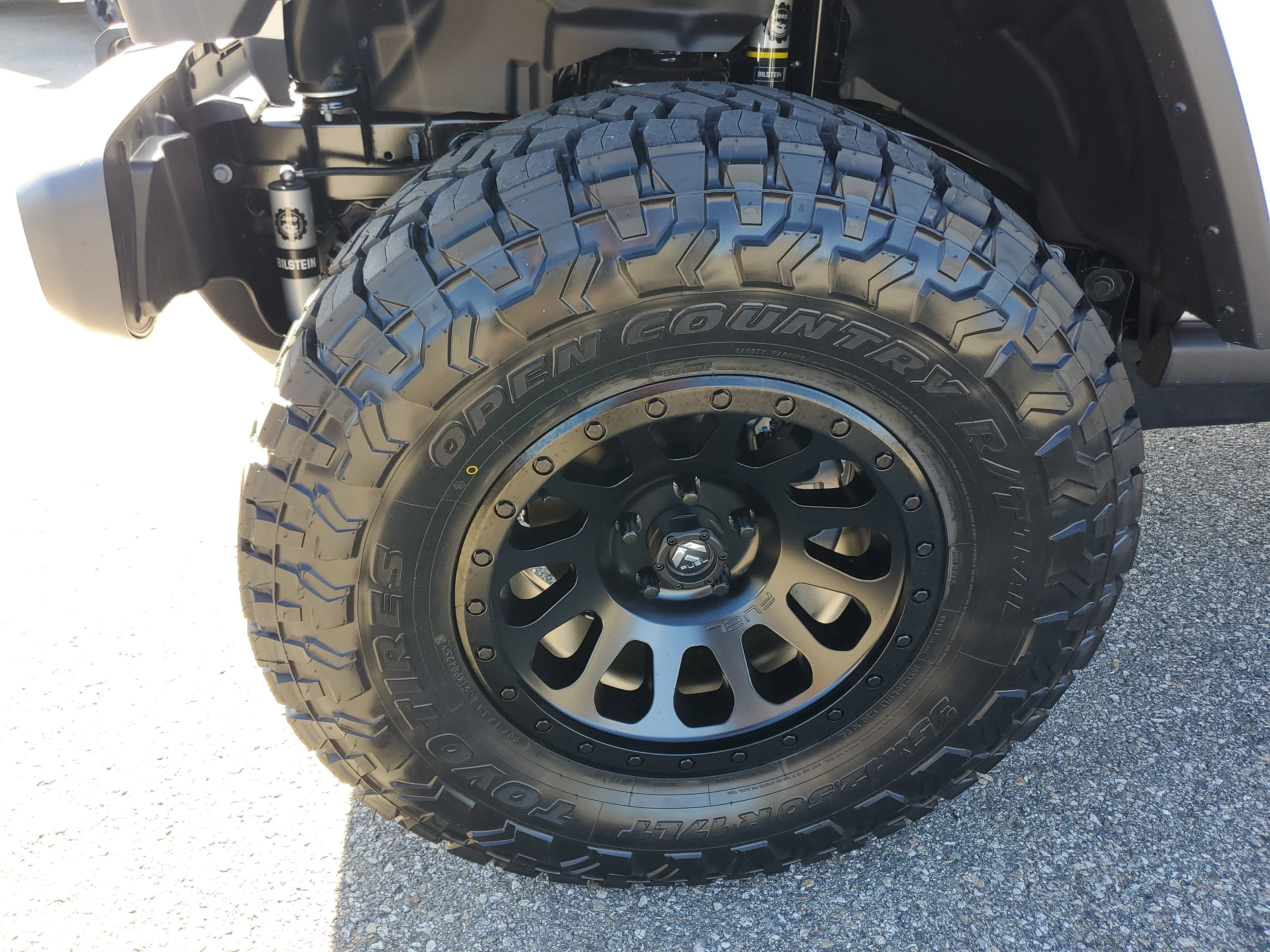 New 2026 Bright White Clear-Coat Exterior Paint Jeep Willys image 11