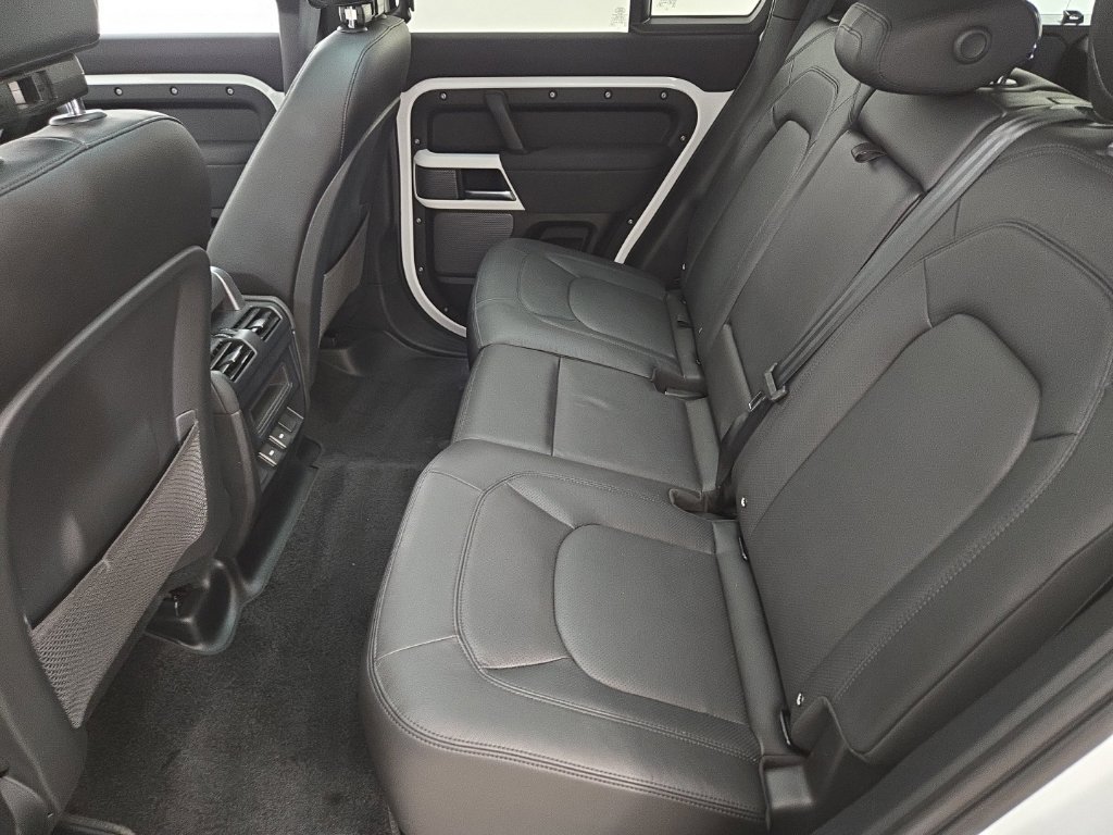 Certified Used 2023 Fuji White Land Rover S image 21