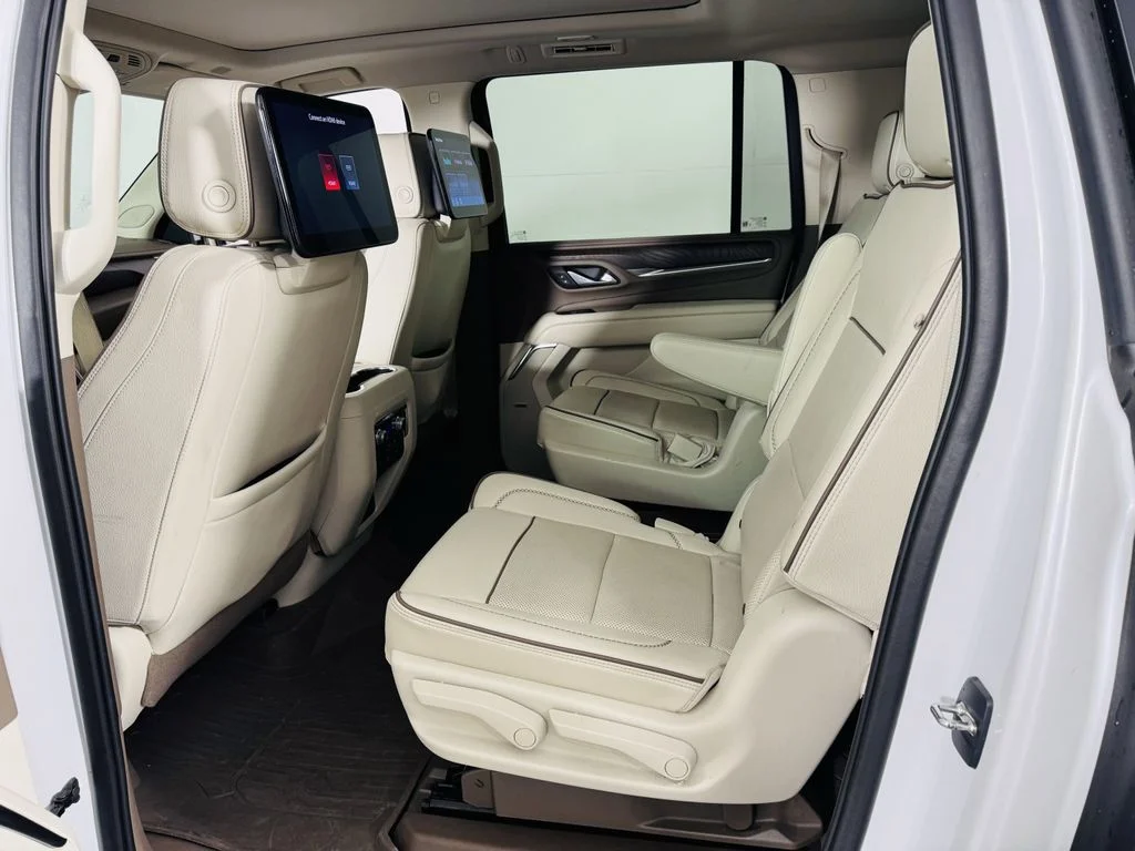 Used 2023 White GMC Denali image 23