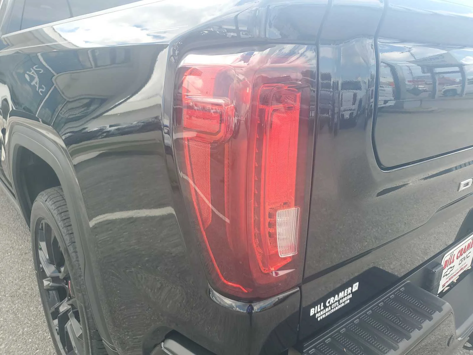 Used 2023 ONYX BLACK GMC Denali image 5