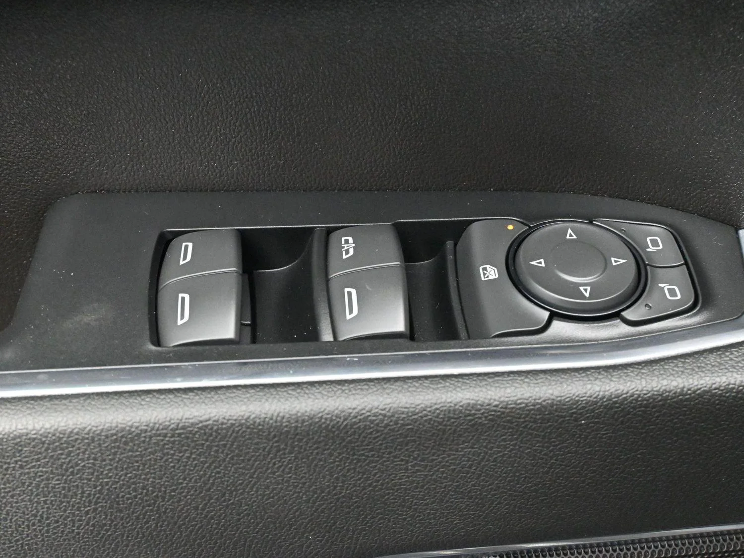 Used 2023 Deep Bronze Metallic GMC Elevation image 11