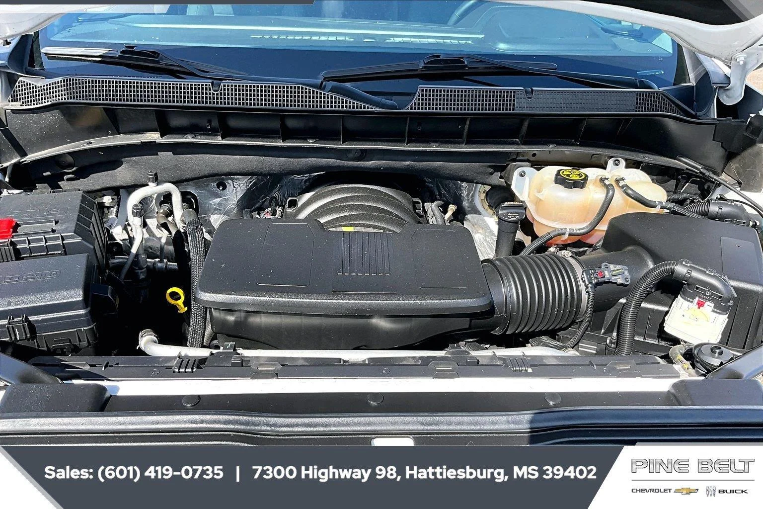 Used 2024 Summit White Chevrolet RST image 9