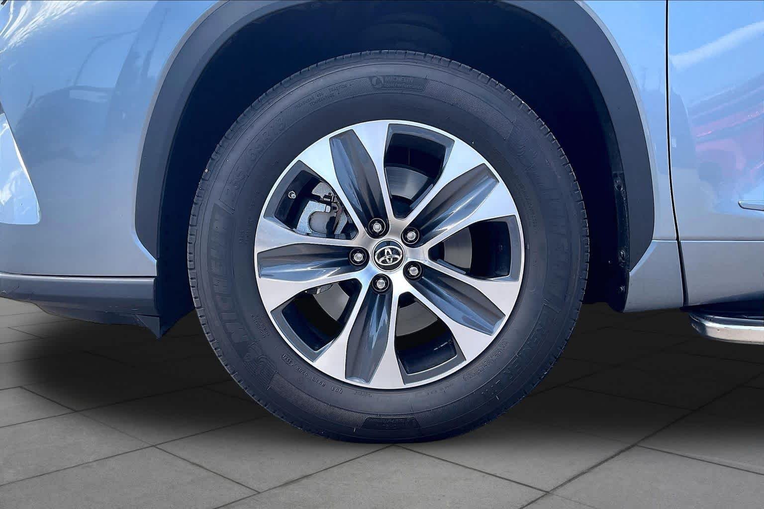 Used 2021 Moon Dust Toyota XLE image 11
