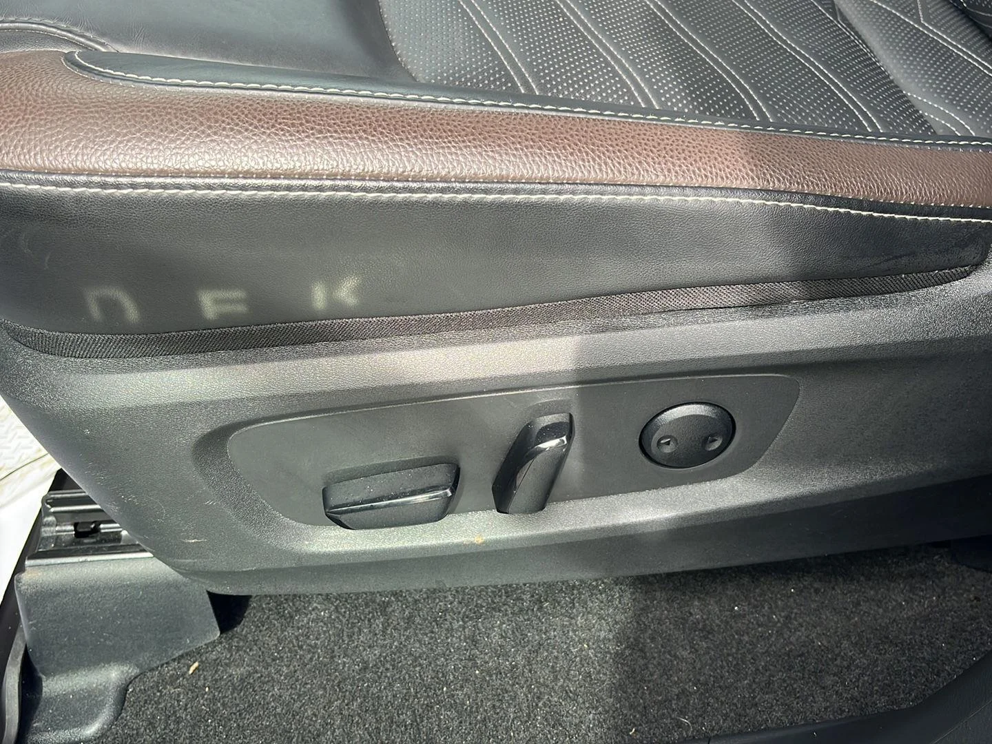 Used 2024 Gun Metallic Nissan Platinum image 21