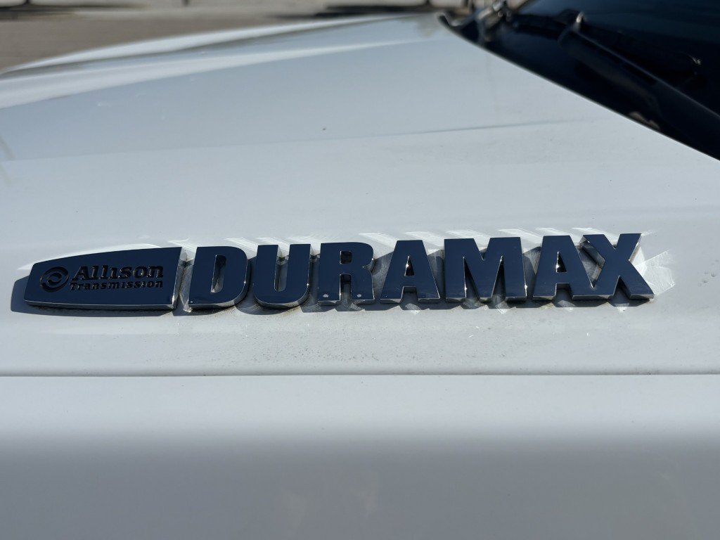 Used 2024 White Chevrolet Work Truck image 23