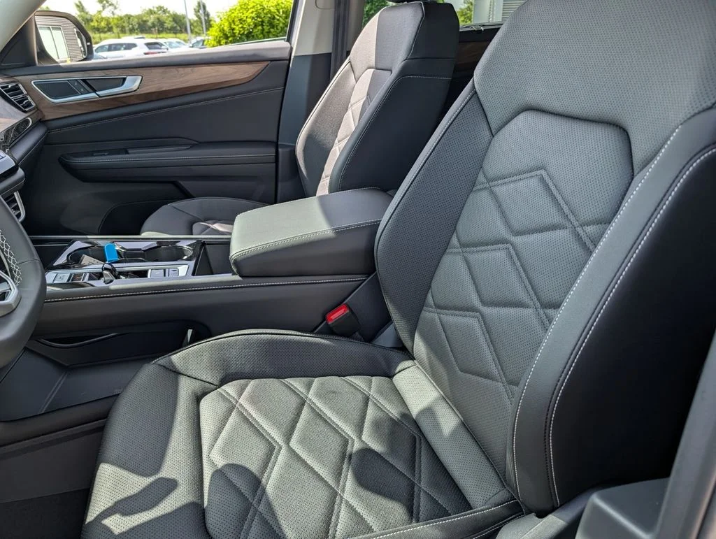 New 2026 Gray Volkswagen 2.0T SE w/Technology image 10