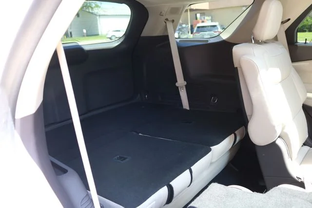Used 2020 White Metallic Ford Platinum image 37