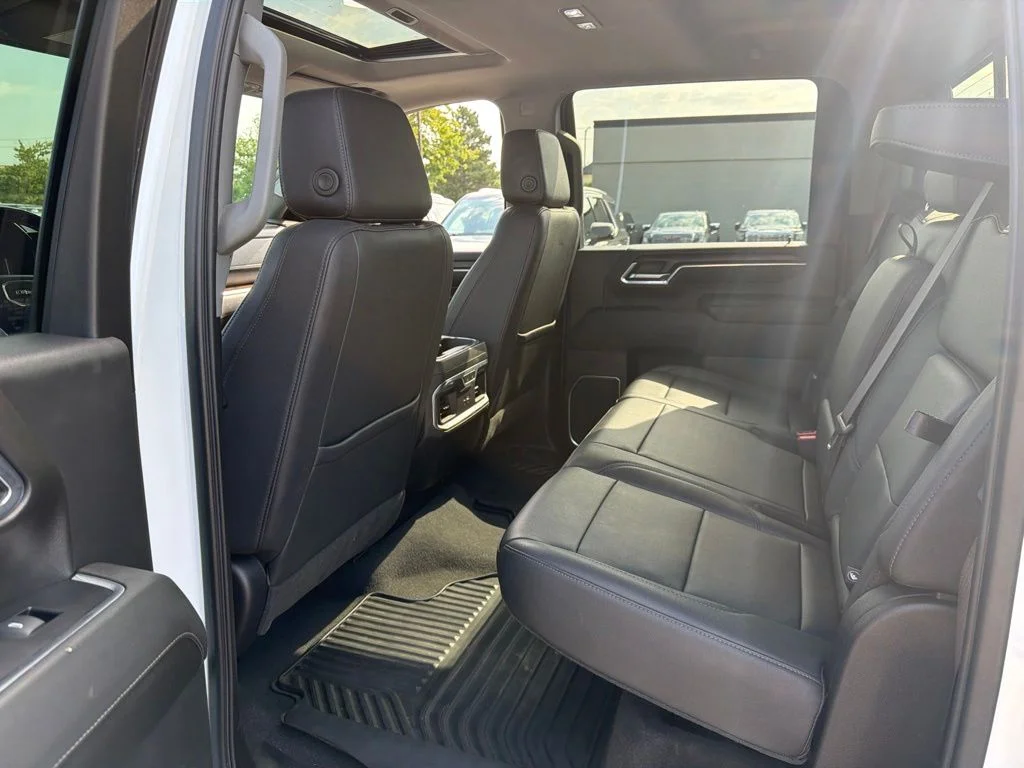 Used 2024 White GMC SLT image 19