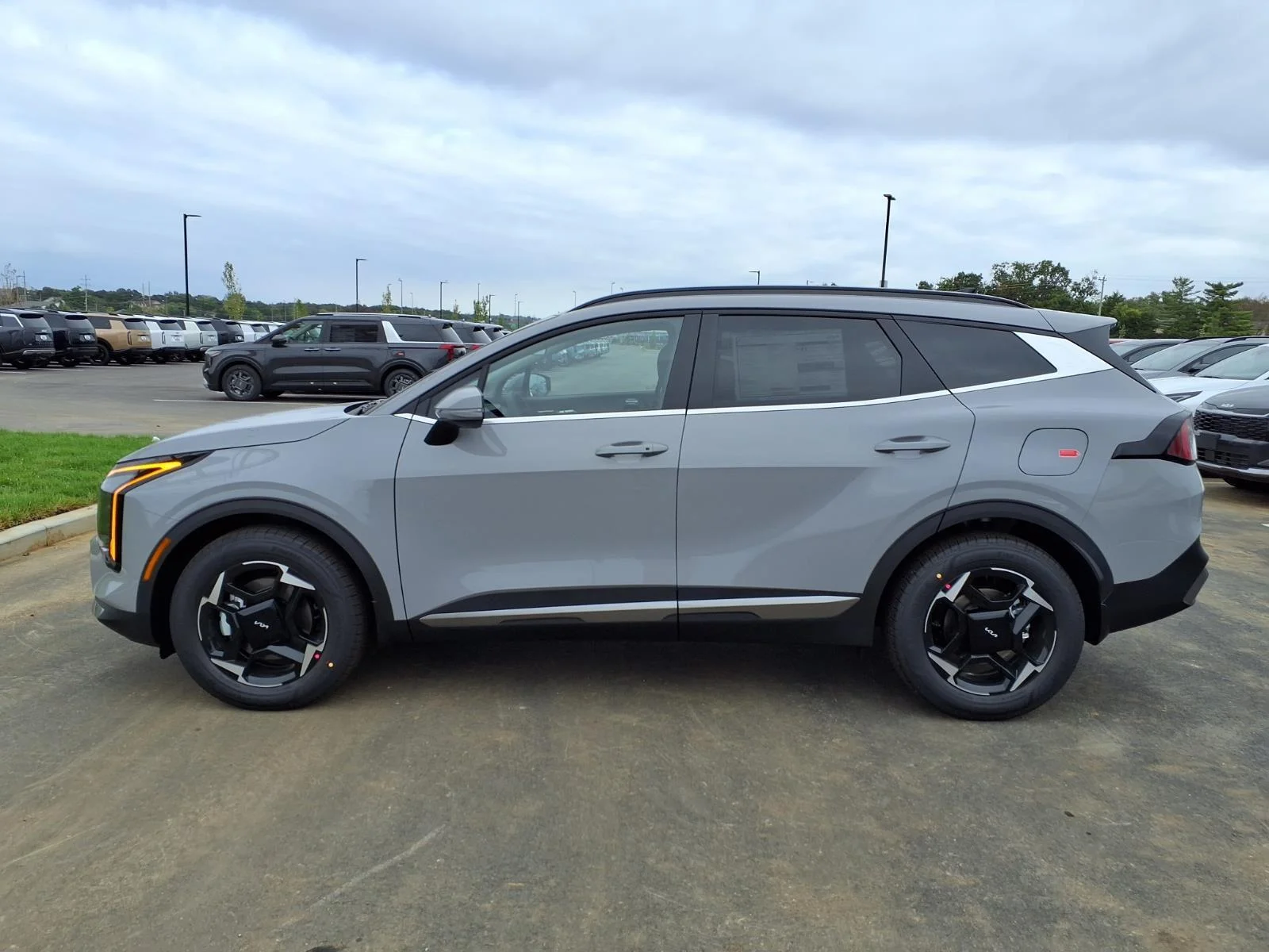 New 2027 Wolf Gray Kia EX image 16