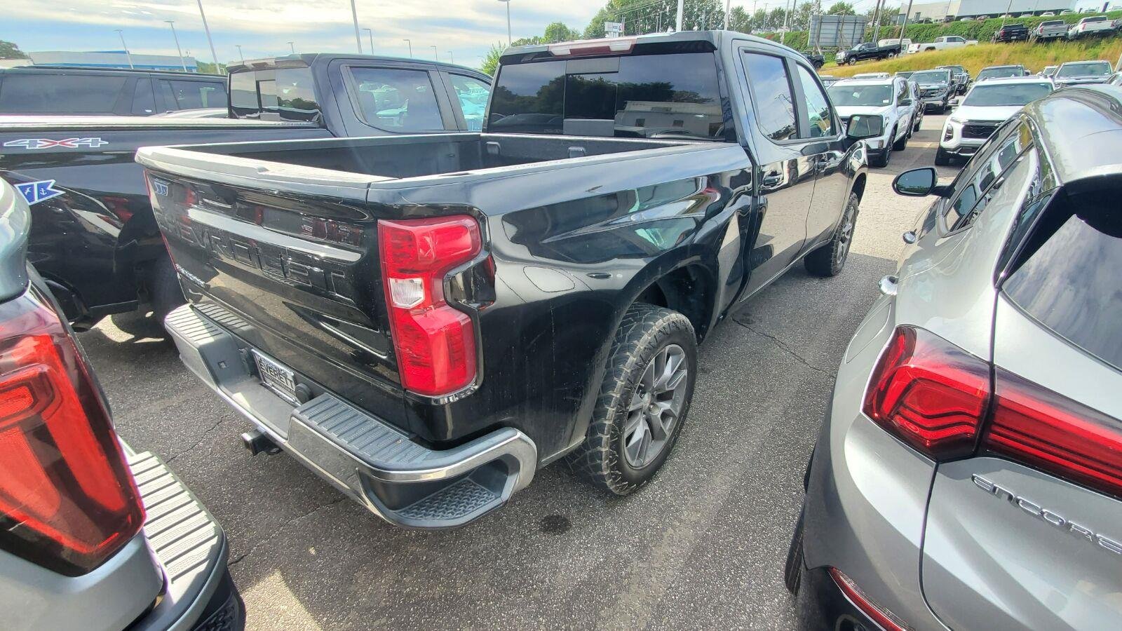 Used 2019 BLACK Chevrolet LT image 9