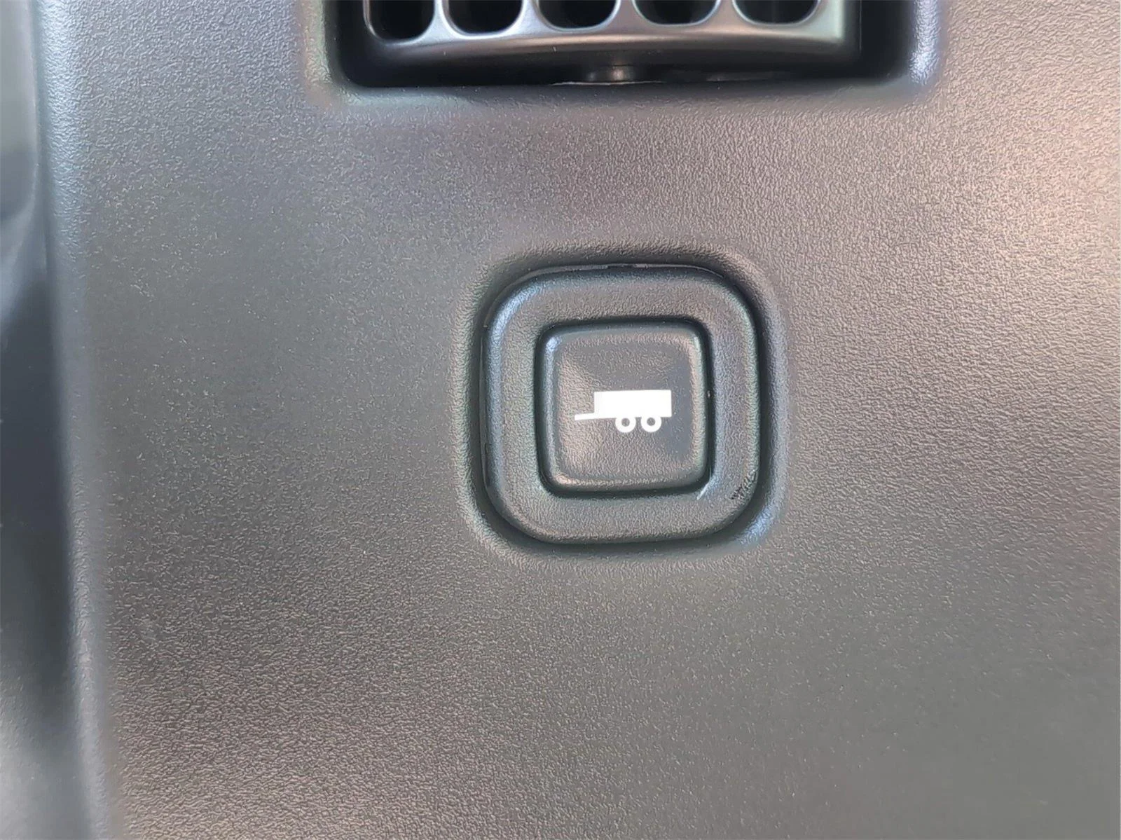 New 2026 Summit White GMC Work Van image 22