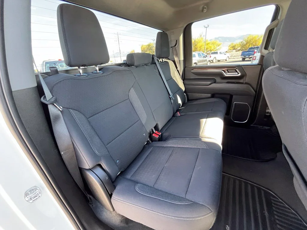 Used 2025 Summit White Chevrolet LT image 18