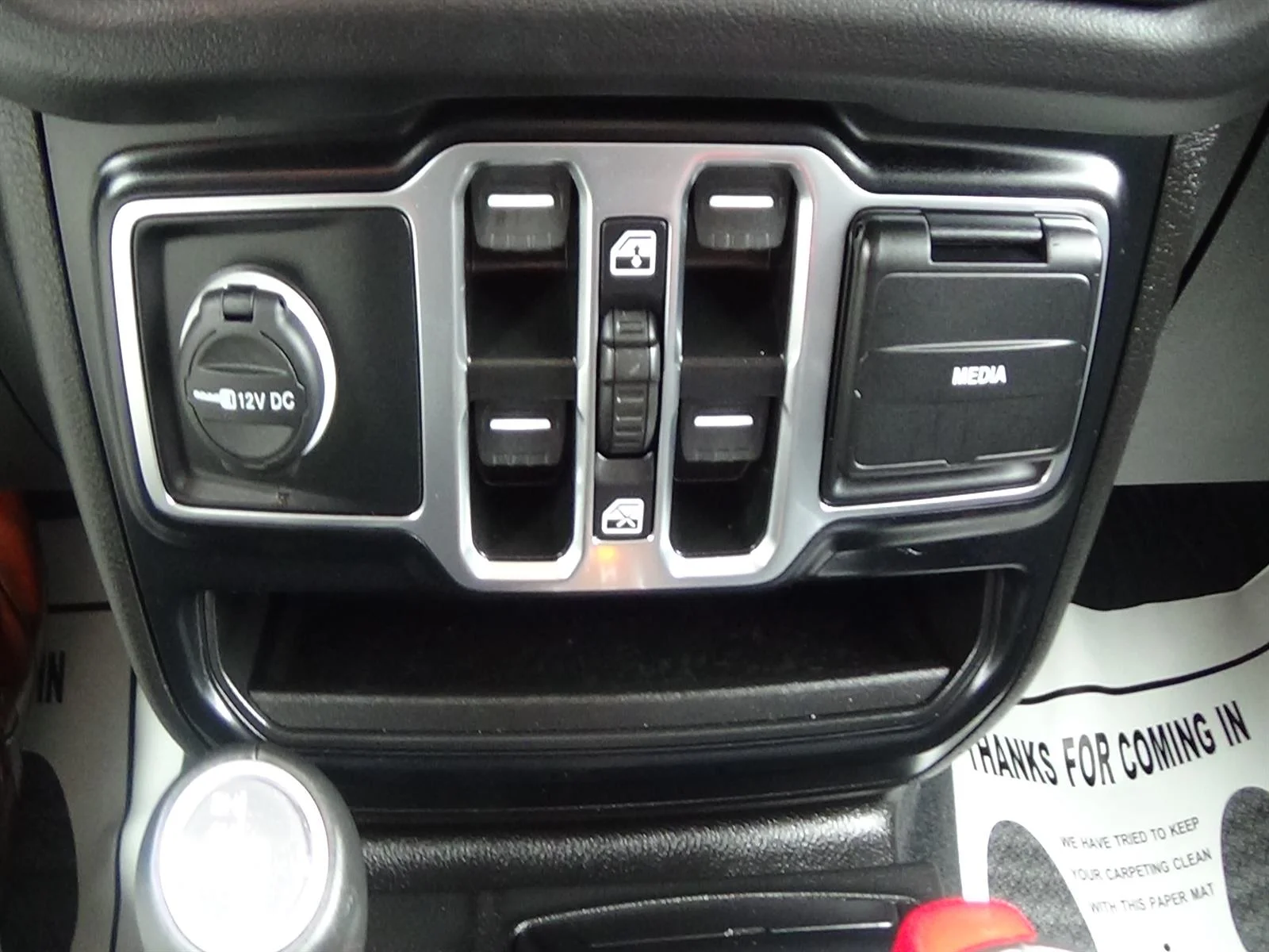 Certified Used 2024 Anvil Clear Coat (pds) Jeep Sahara image 31