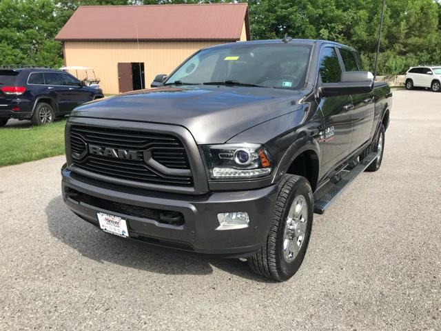 Used 2018 Granite Crystal Metallic Clearcoat Ram Laramie image 4
