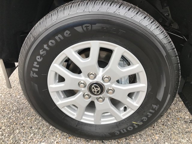 2026 Toyota Tacoma SR5 - Photo 11
