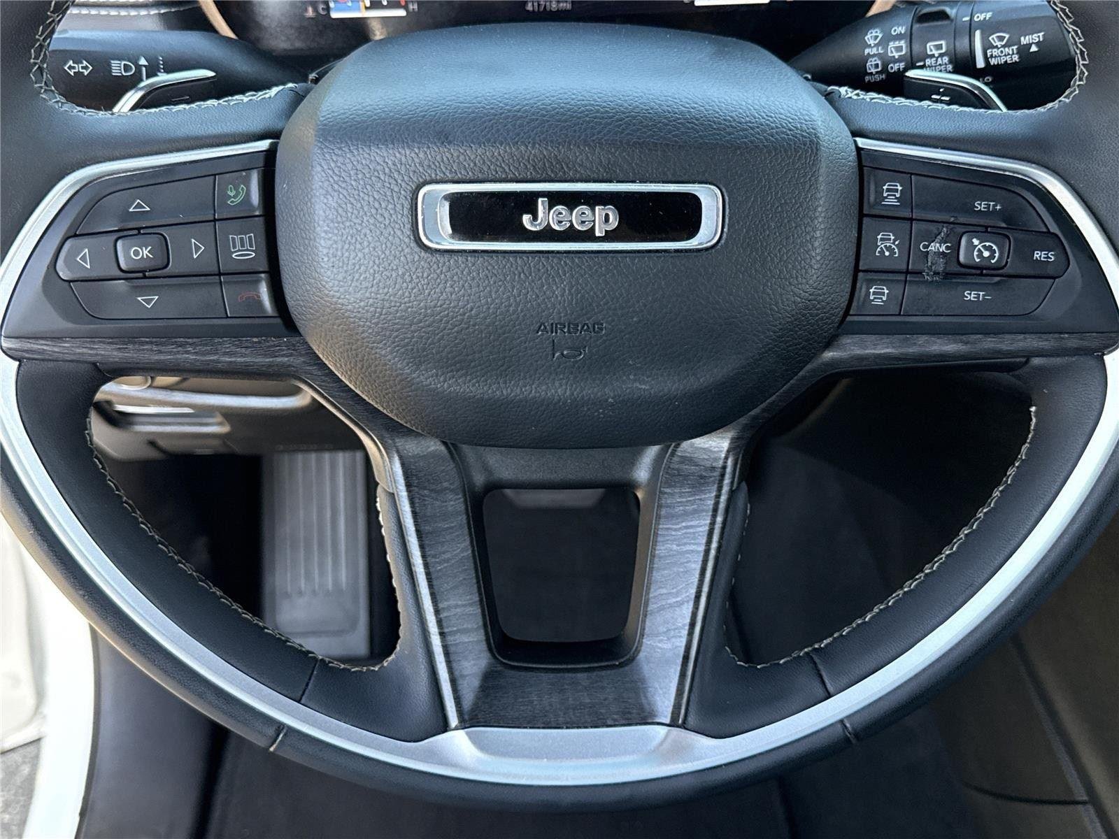 Used 2024 Bright White Clearcoat Jeep Limited image 19