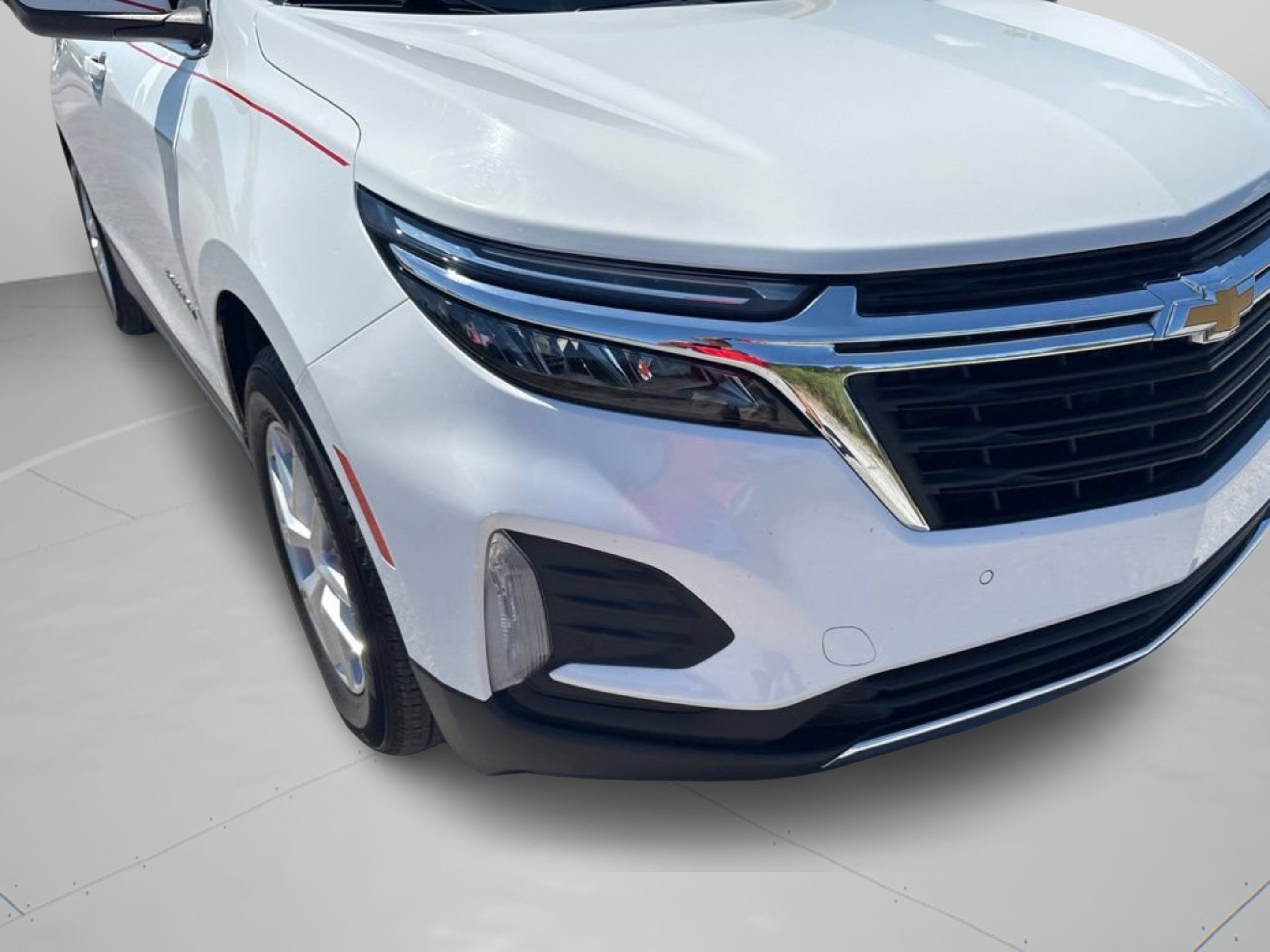 Used 2022 Summit White Chevrolet LT image 30