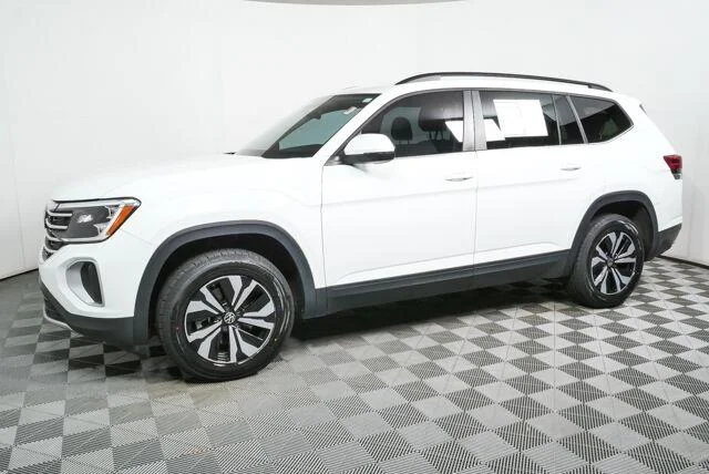 Certified Used 2024 Pure White Volkswagen 2.0T SE image 29