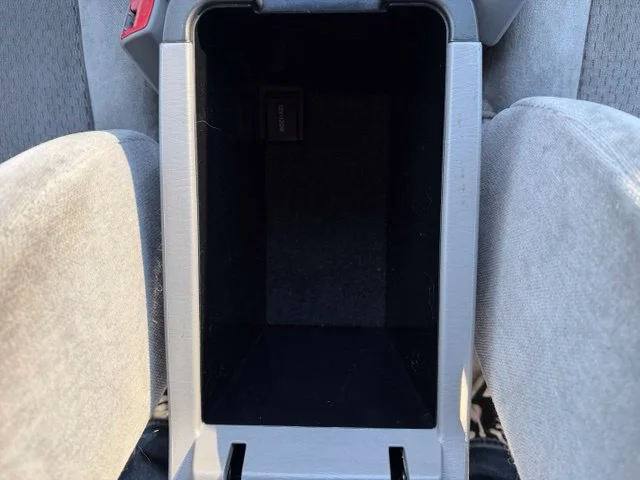 Used 2004 Silver Toyota LE image 24