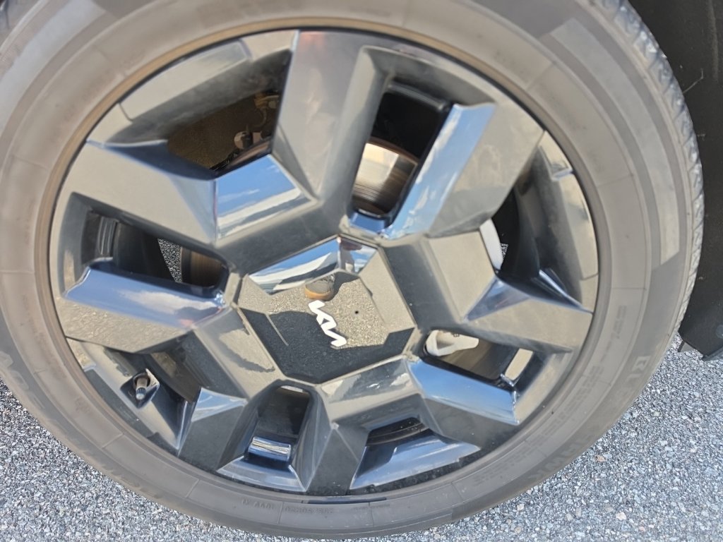 Used 2027 Black Kia SX image 10
