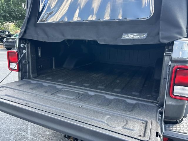 Used 2023 Gray Jeep Mojave image 13