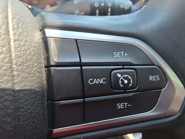 Used 2022 Gray Jeep Latitude Lux image 18