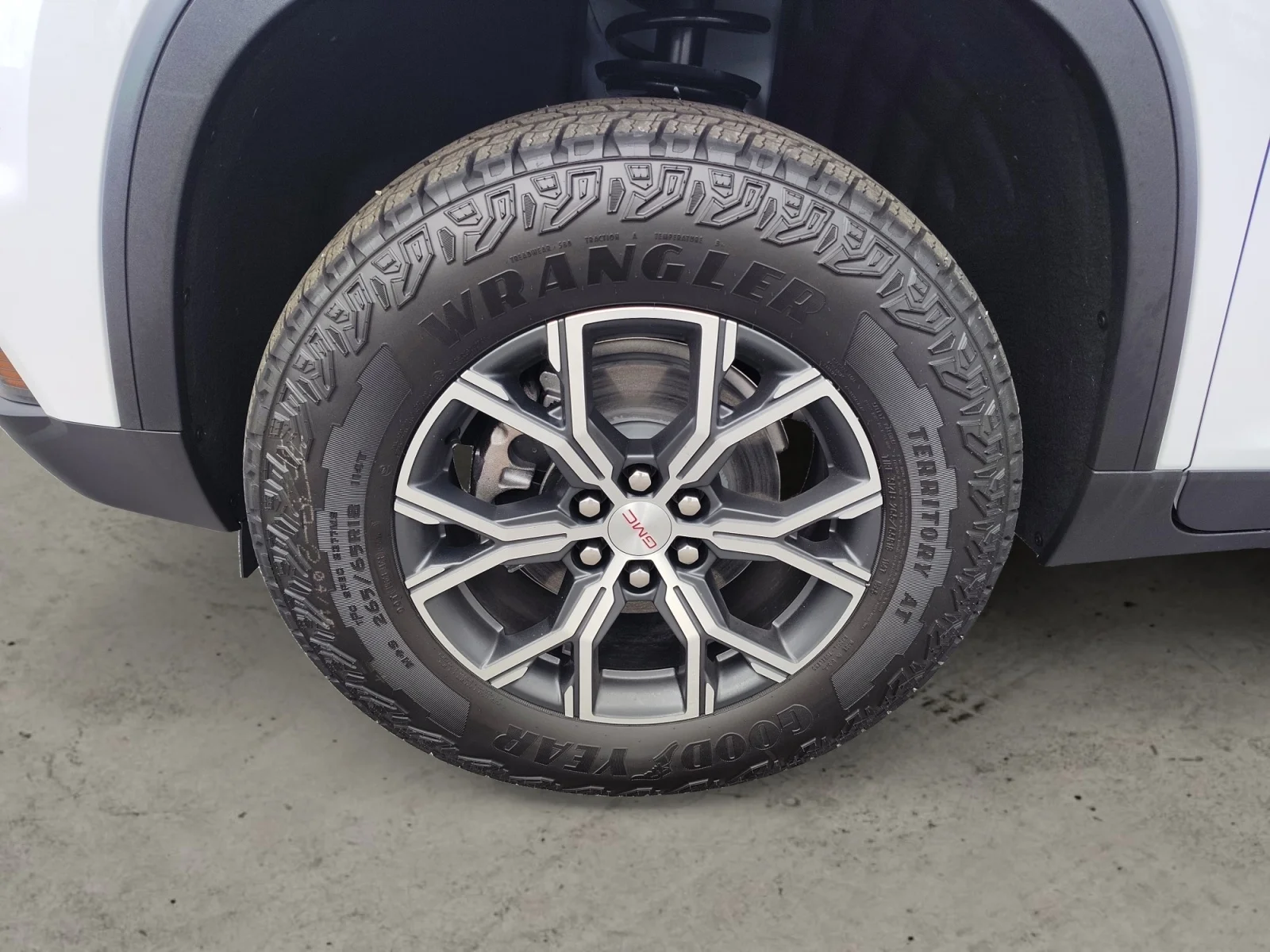 2026 GMC Acadia AT4 - Photo 7