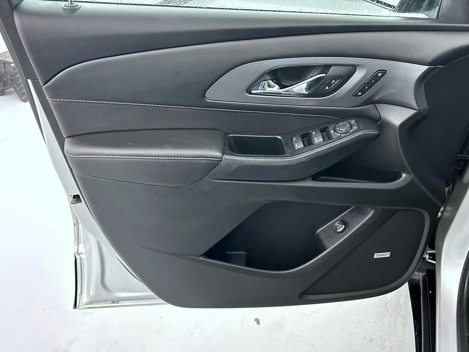 Used 2020 Silver Chevrolet Premier image 9