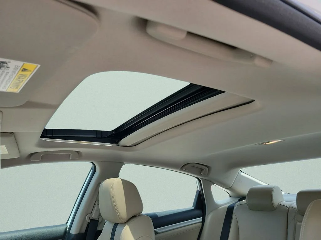 Used 2019 White Honda EX-L image 17